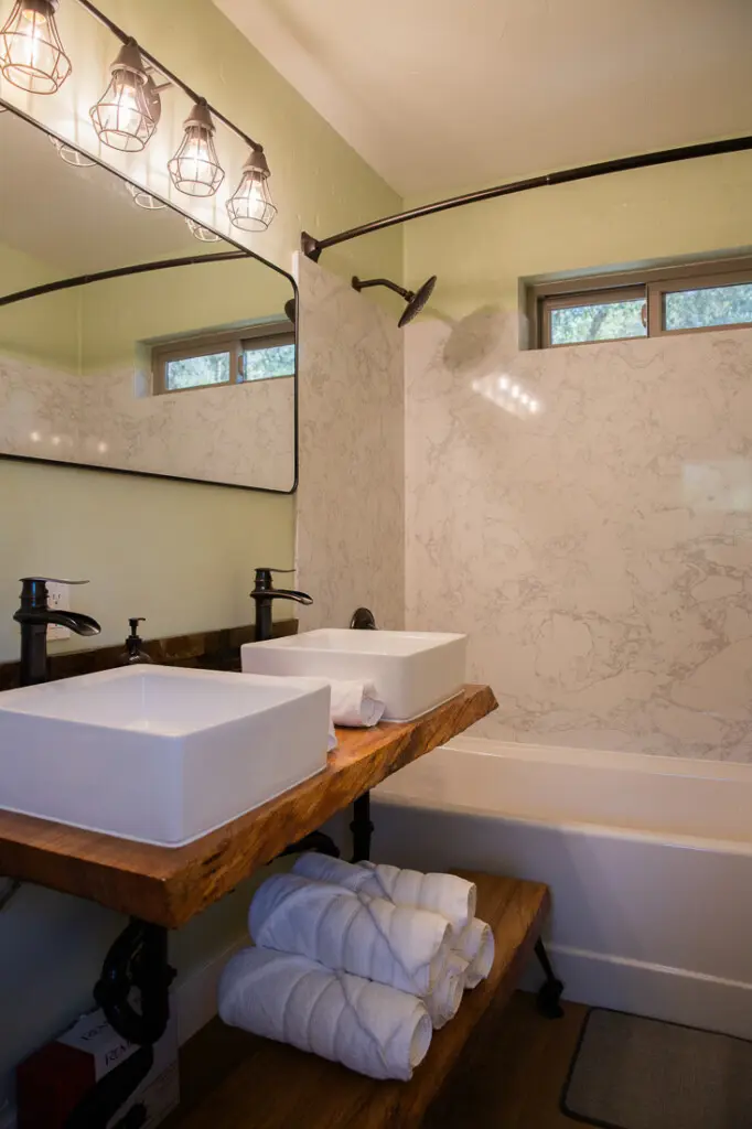 87d2403e bb3b 451d 832d 8212554e1523